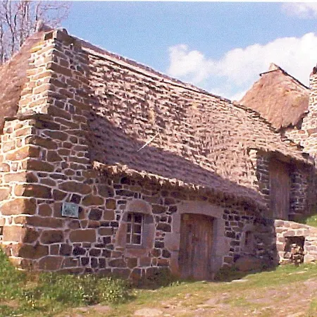 L'herminette Herberg Saint-Front (Haute-Loire)